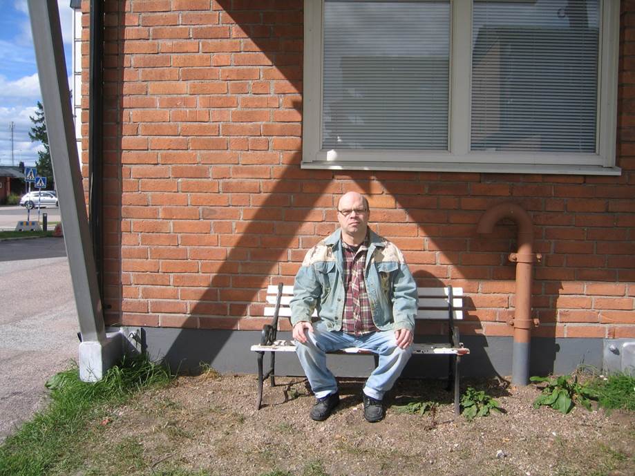 En bild som visar utomhus, byggnad, kldsel, hus

Automatiskt genererad beskrivning